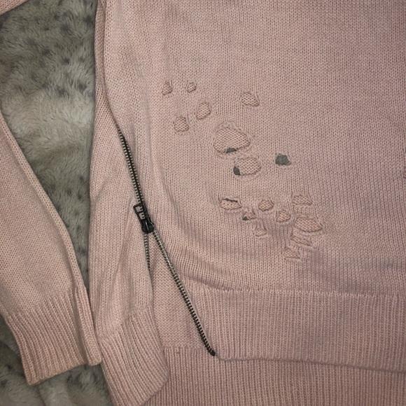 Distressed Express sweater - Picture 2 of 4